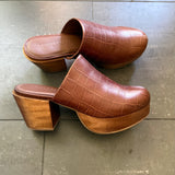 Ava Cappuccino Croc