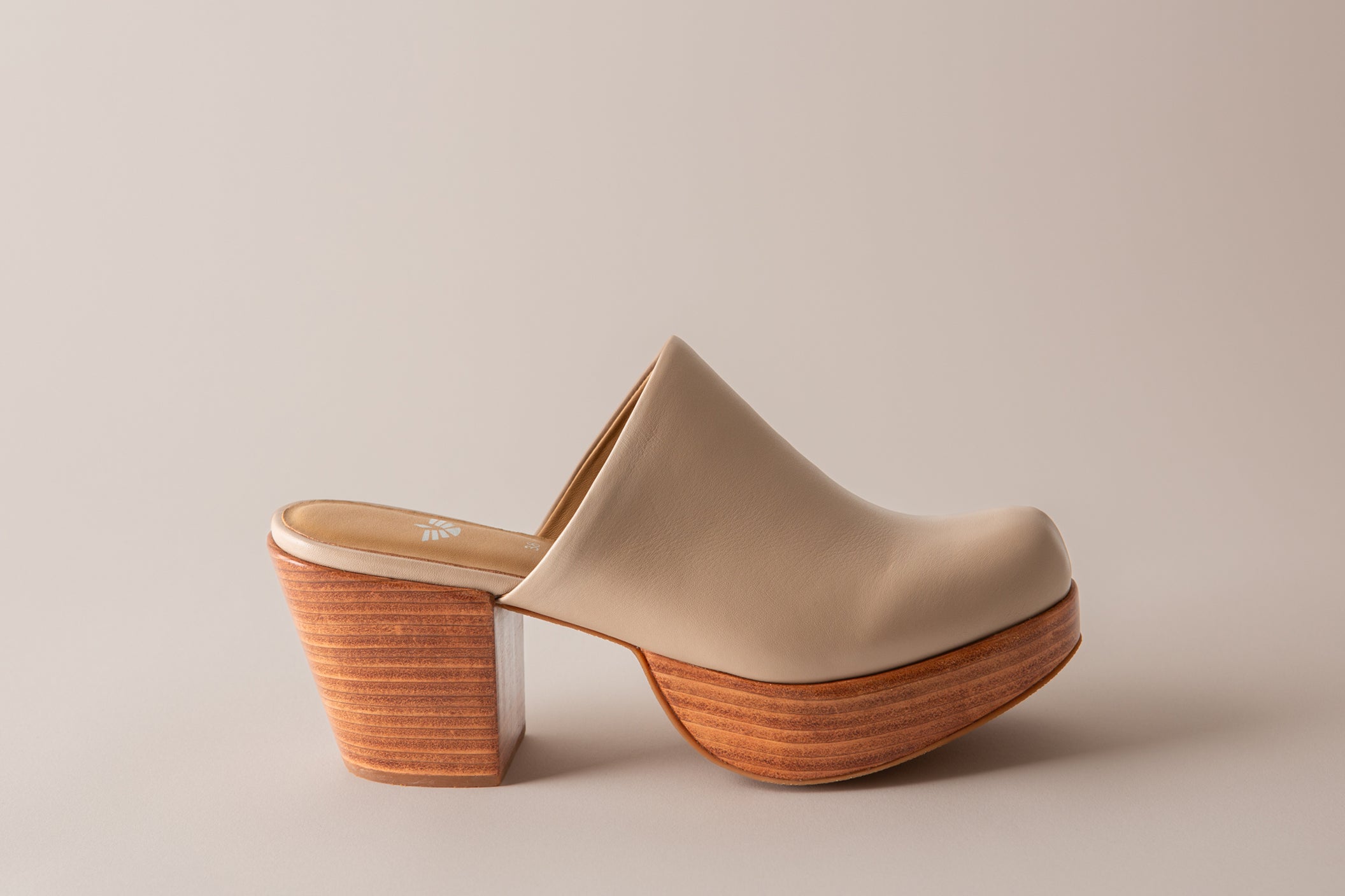 Frankie, Women's Clogs